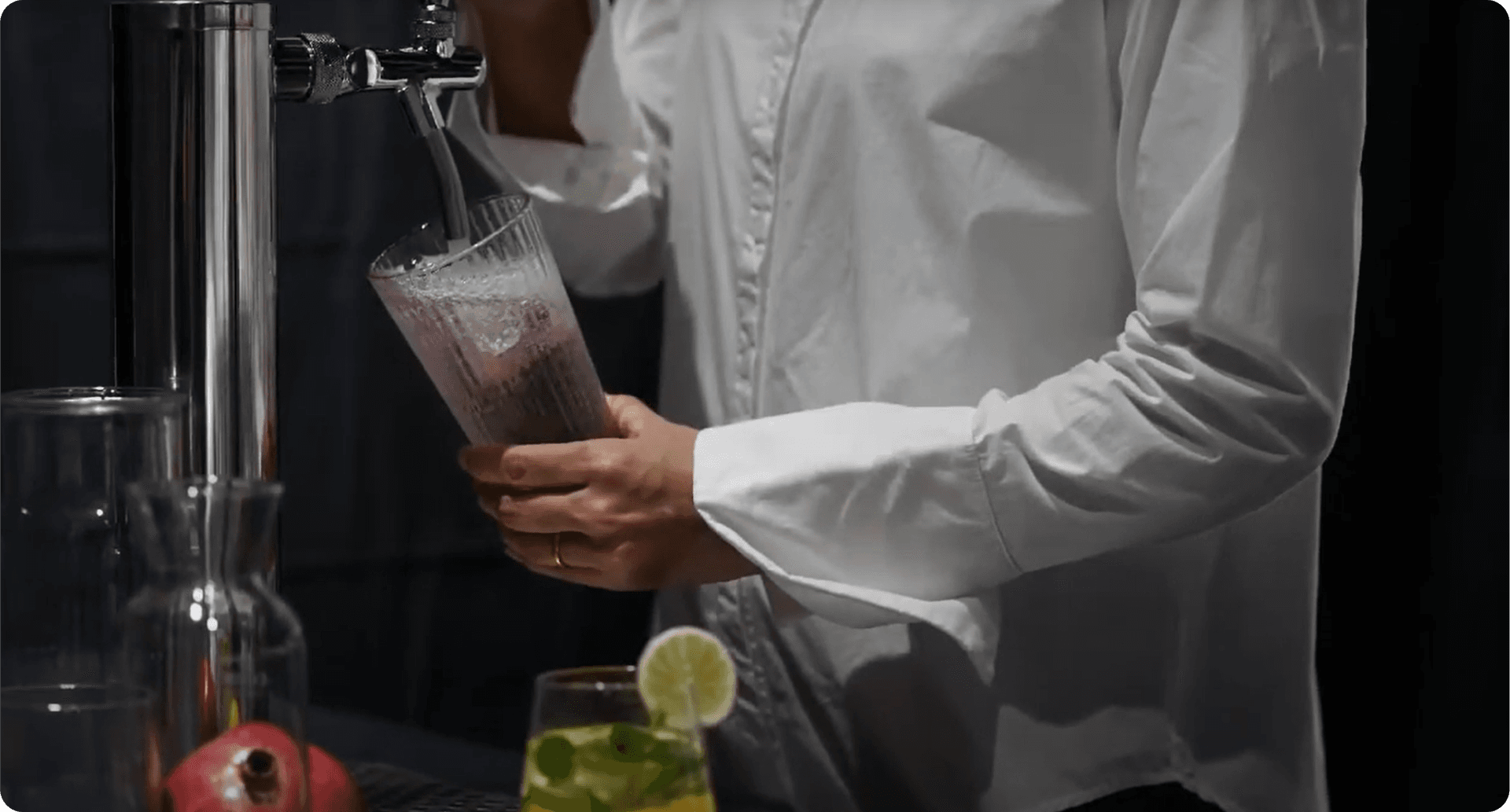 HiBot Sparkling Water Machine in action